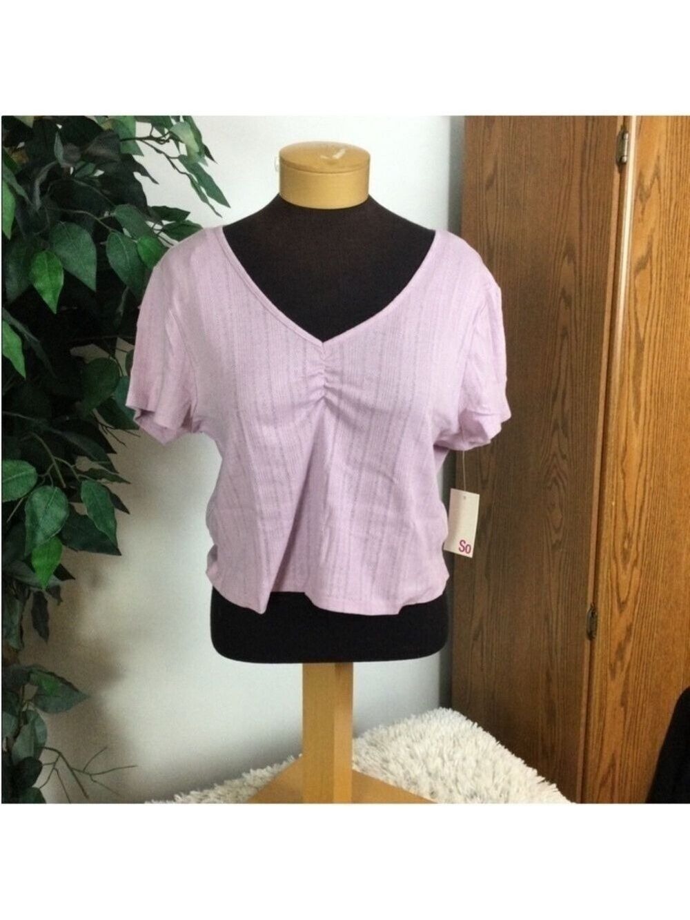 SO short sleeve cropped tee Woman’s Juniors XXL Iris moon purple vneck